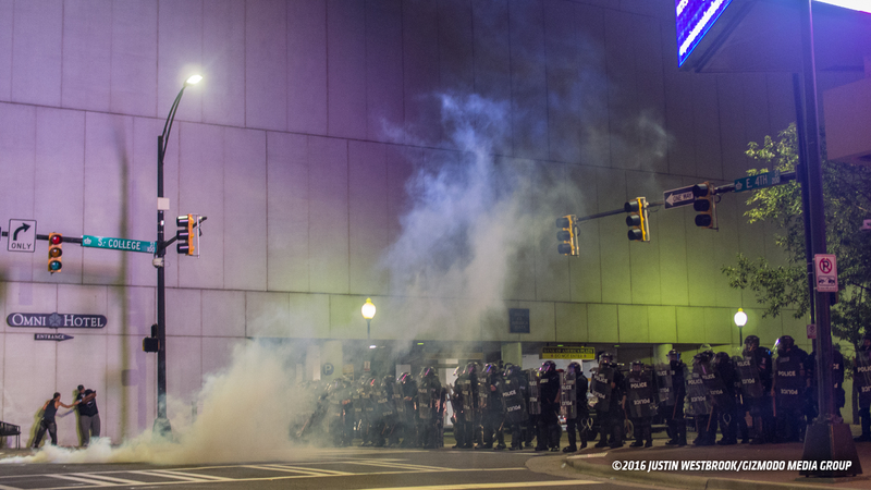 Illustration for article titled A Night Of Tear Gas And Chaos In Charlotte